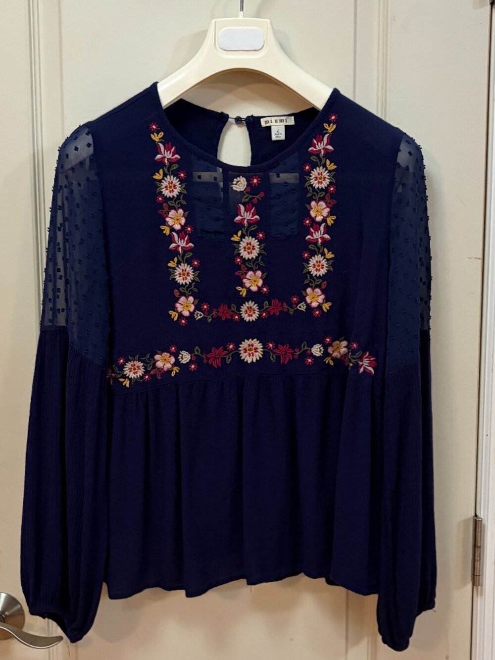 Miami Women's Size L 100% Rayon Round Neck Blouse w/Floral Embroidery. Blue.